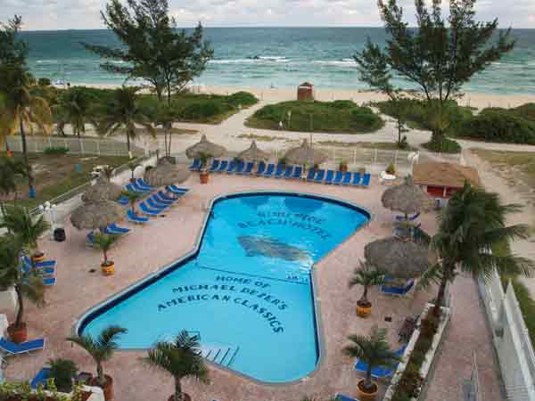 Howard Johnson Plaza Dezerland Beach & Spa  07.[1]